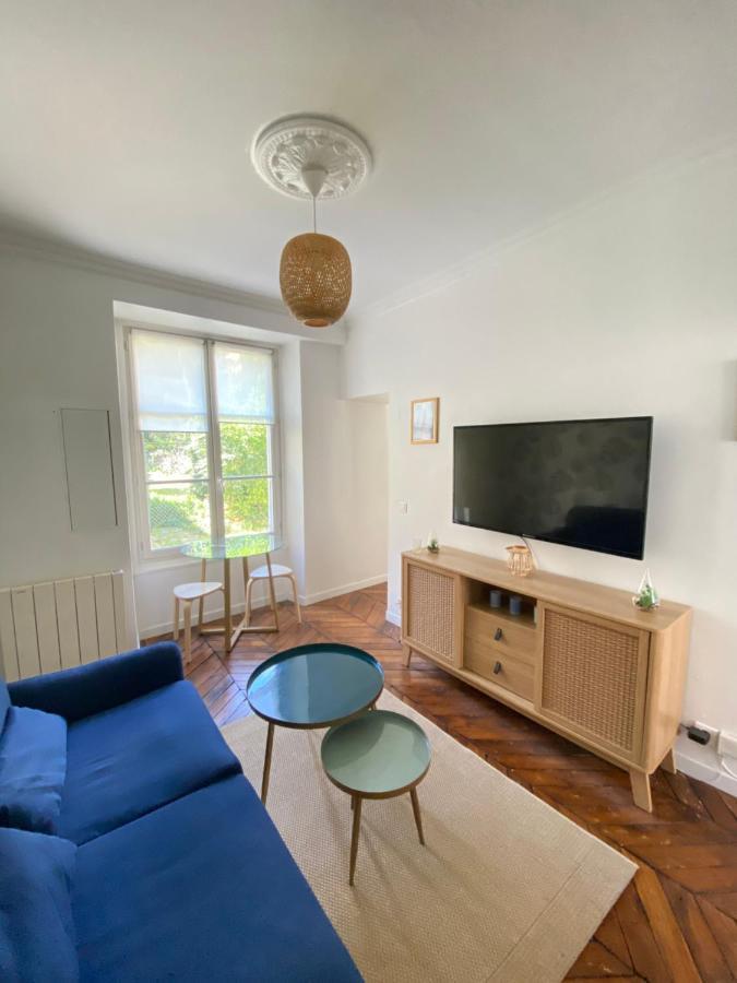 Quartier St Louis Avec Terrasse Apartamento *